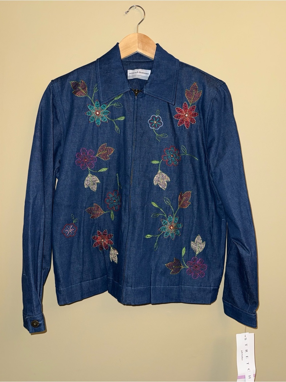 NWT Alfred Dunner Blue Denim Floral Embroidery Jacket Sz 6P Boho Feminine Chic
